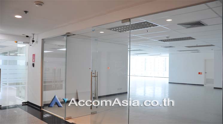 10  Studio Office Space For Rent in Pattanakarn ,Bangkok ARL Ramkhamhaeng at UM Tower AA11804